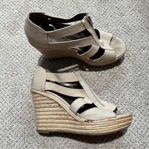 Moda Nude Tan Wedges